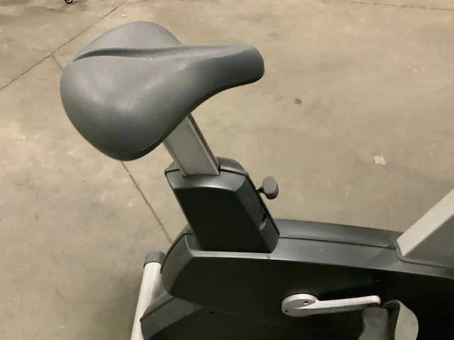 Life fitness c95 integrity uprightbike home trainer - afbeelding 5 van  6
