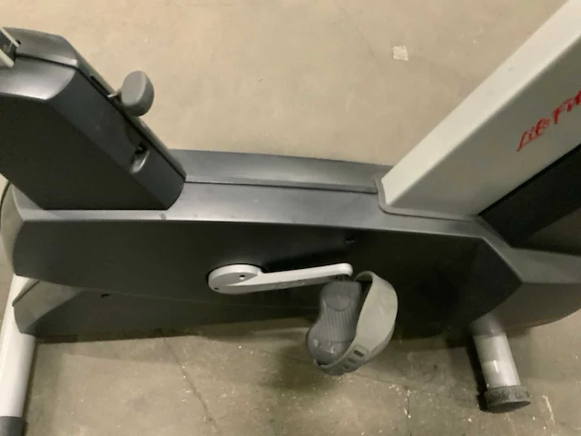 Life fitness c95 integrity uprightbike home trainer - afbeelding 6 van  6