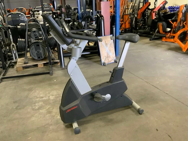 Life fitness c95 integrity uprightbike home trainer - afbeelding 1 van  5