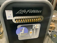 Life fitness chestpress ab crunch krachtstation - afbeelding 2 van  4