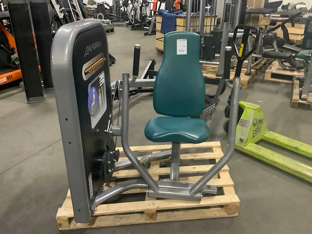 Life fitness chestpress circuit machine krachtstation - afbeelding 1 van  5