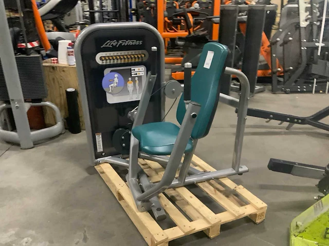 Life fitness chestpress circuit machine krachtstation - afbeelding 4 van  5
