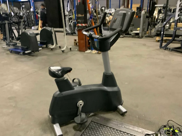 Life fitness cycle activate uprightbike home trainer - afbeelding 1 van  6