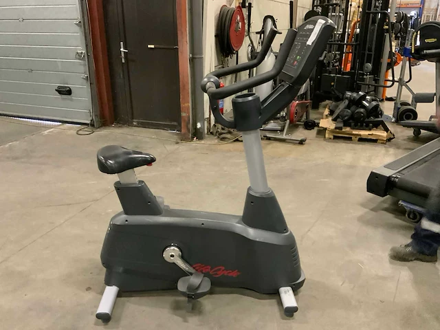 Life fitness cycle activate uprightbike home trainer - afbeelding 1 van  5