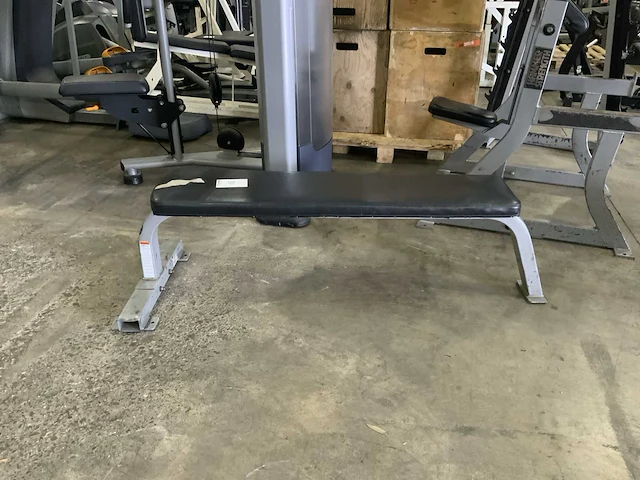 Life fitness flat bench krachtstation - afbeelding 1 van  3