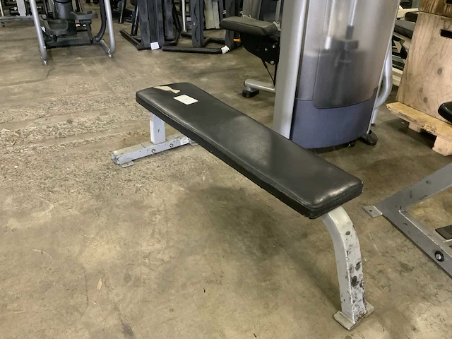 Life fitness flat bench krachtstation - afbeelding 2 van  3