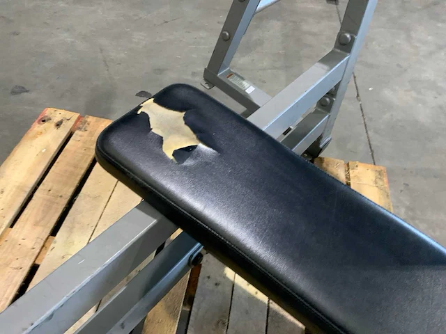 Life fitness flat bench press krachtstation - afbeelding 4 van  5