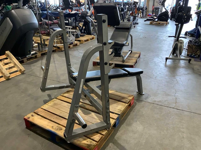 Life fitness flat bench press krachtstation - afbeelding 5 van  5
