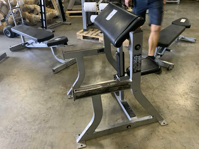 Life fitness hammer biceps curl bench krachtstation - afbeelding 3 van  5