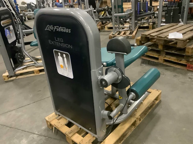 Life fitness leg extension circuit machine krachtstation - afbeelding 4 van  5