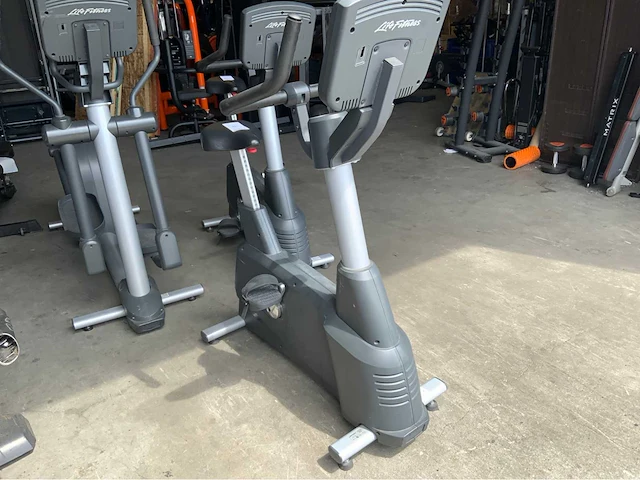 Life fitness life cycle uprightbike home trainer - afbeelding 2 van  4
