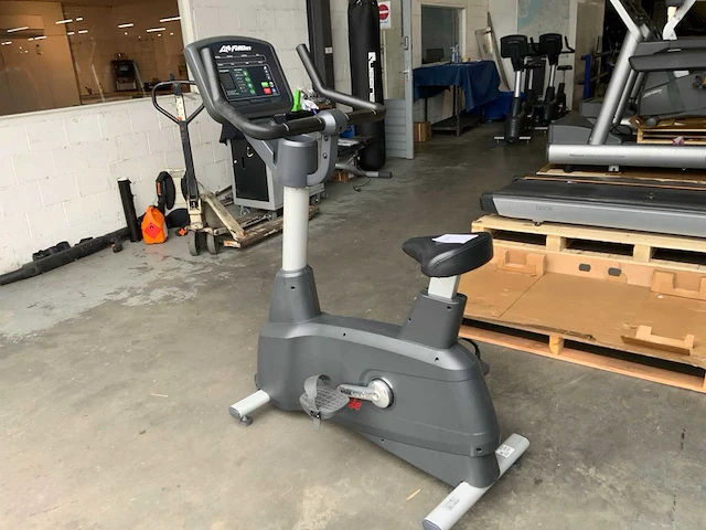 Life fitness life cycle uprightbike home trainer - afbeelding 2 van  5