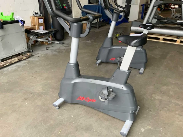 Life fitness life cycle uprightbike home trainer - afbeelding 2 van  5
