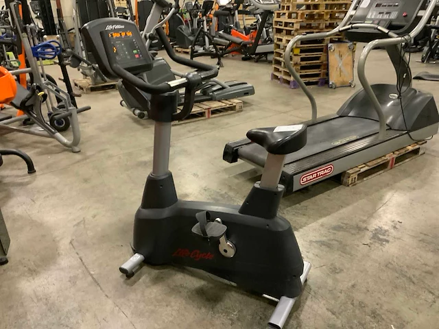 Life fitness life cycle uprightbike home trainer - afbeelding 4 van  5
