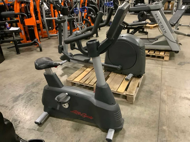 Life fitness life cycle uprightbike home trainer - afbeelding 4 van  5