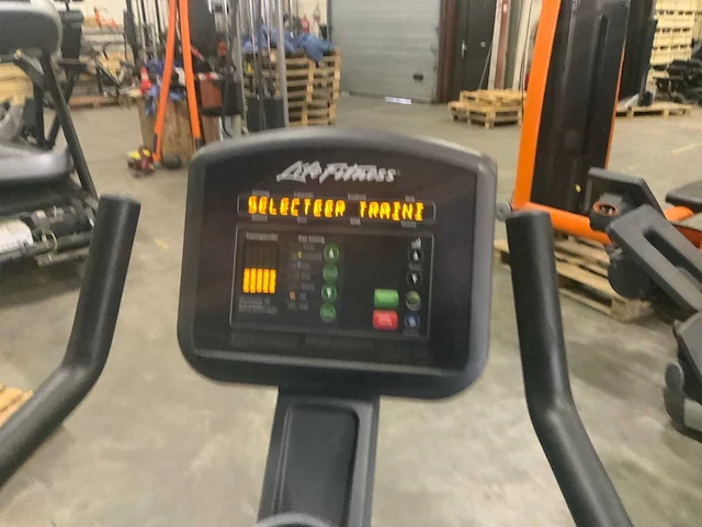 Life fitness lifecycle uprightbike home trainer - afbeelding 3 van  6