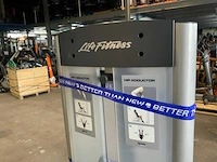 Life fitness optima dual abductie\adductie machine krachtstation - afbeelding 2 van  6