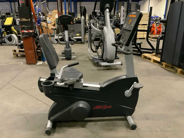 Life fitness r95 integrity recumbent bike home trainer - afbeelding 3 van  5