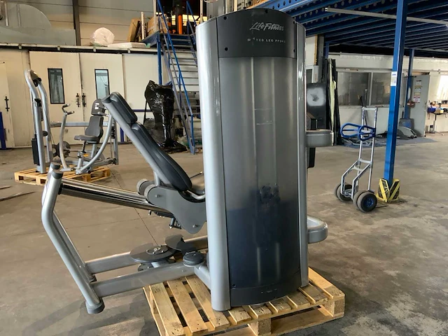 Life fitness signiture legpress krachtstation - afbeelding 7 van  9
