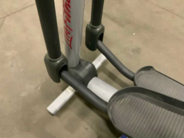 Life fitness x9 activity elliptical crosstrainer - afbeelding 4 van  7