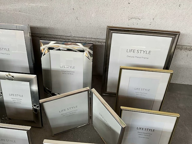 Life style diverse soorten verzilverde fotolijsten (26x) - afbeelding 2 van  13