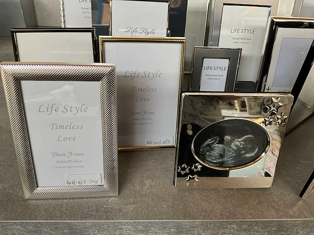 Life style diverse soorten verzilverde fotolijsten (26x) - afbeelding 6 van  13