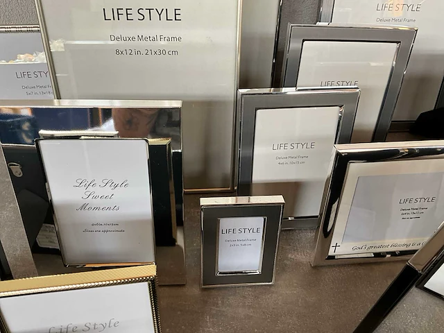 Life style diverse soorten verzilverde fotolijsten (26x) - afbeelding 7 van  13