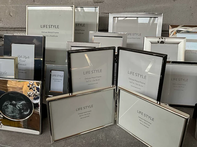 Life style diverse soorten verzilverde fotolijsten (26x) - afbeelding 11 van  13