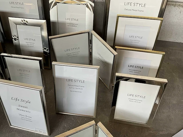 Life style diverse soorten verzilverde fotolijsten (26x) - afbeelding 13 van  13