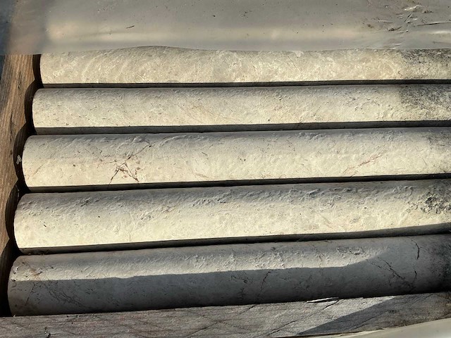 Light emperador partij witsteen zwembadboord 21,6 lm - afbeelding 1 van  4