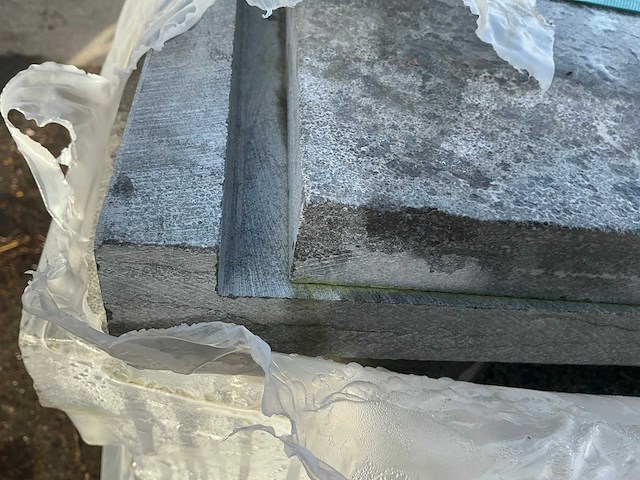 Limestone zwembadboordsteen ca 30 lm - afbeelding 3 van  4