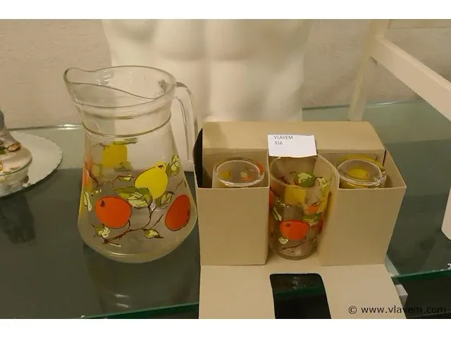 Limonade kan met glaasjes - afbeelding 1 van  1