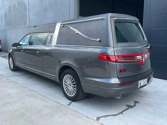 Lincoln stratford lijkwagen - 2013 - afbeelding 33 van  35