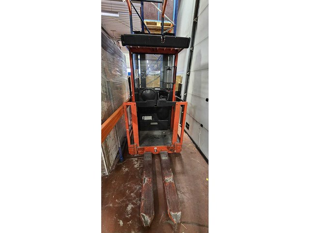 Linde - v10 - orderpicker - afbeelding 1 van  4