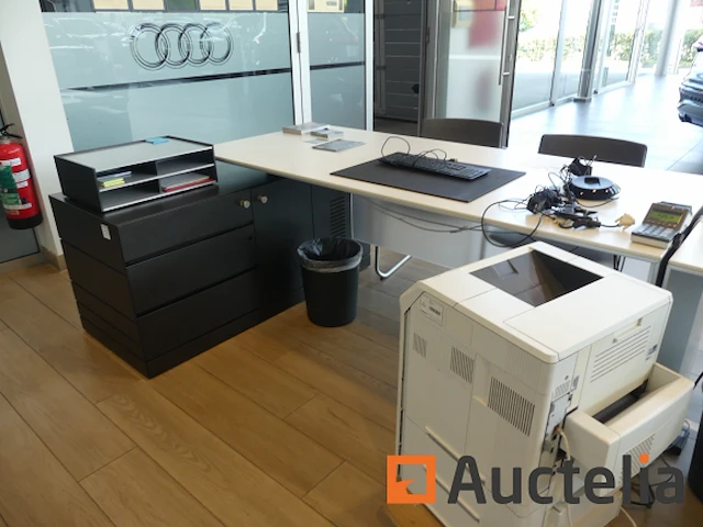 Linker hoekbureau - afbeelding 4 van  5