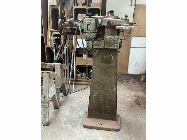 Lintzaagmachine lunghezzanastro en lintzaagslijpmachine loewinstein - afbeelding 2 van  16