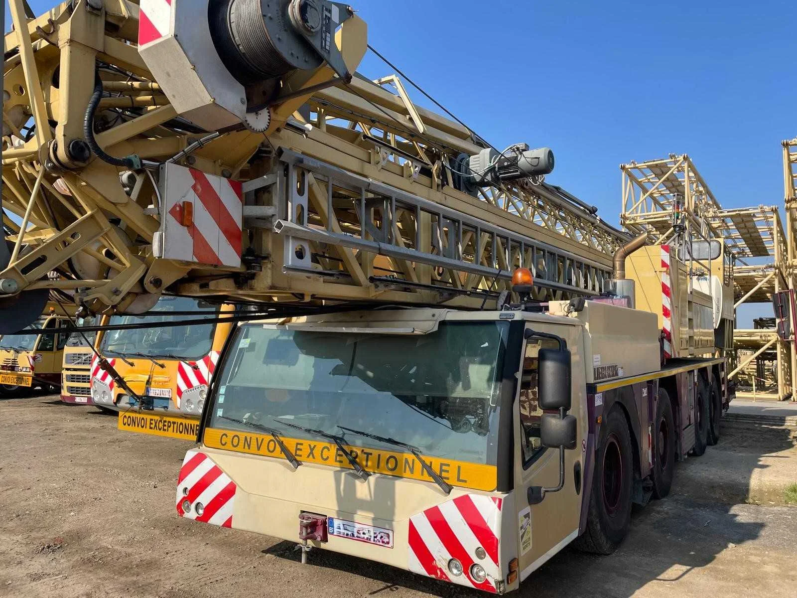 Liquidatie stock tractoren, graafmachines en wielladers