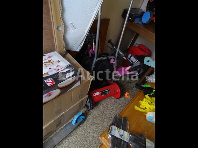 Liquidatie van de inhoud van een doos (zie foto's) - afbeelding 5 van  29