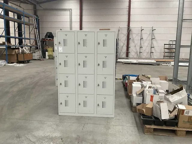 Lockerkasten (3x) - afbeelding 1 van  2