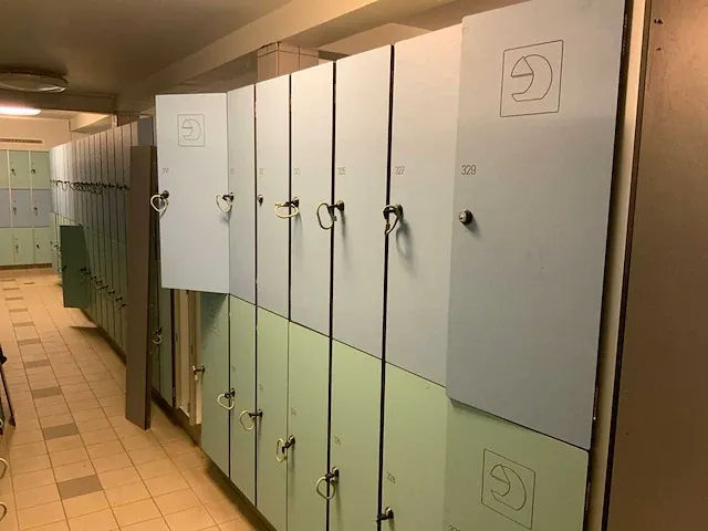Lockerkasten zwembad - afbeelding 1 van  7