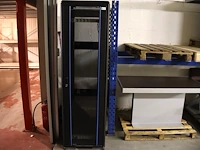 Log on serverkast - afbeelding 1 van  5