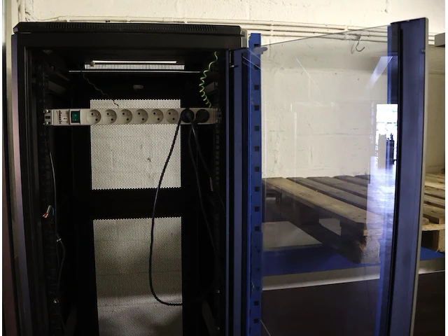 Log on serverkast - afbeelding 3 van  5
