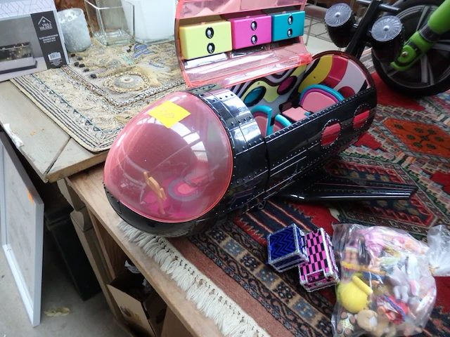 L.o.l pop vliegtuig met poppen - afbeelding 1 van  3