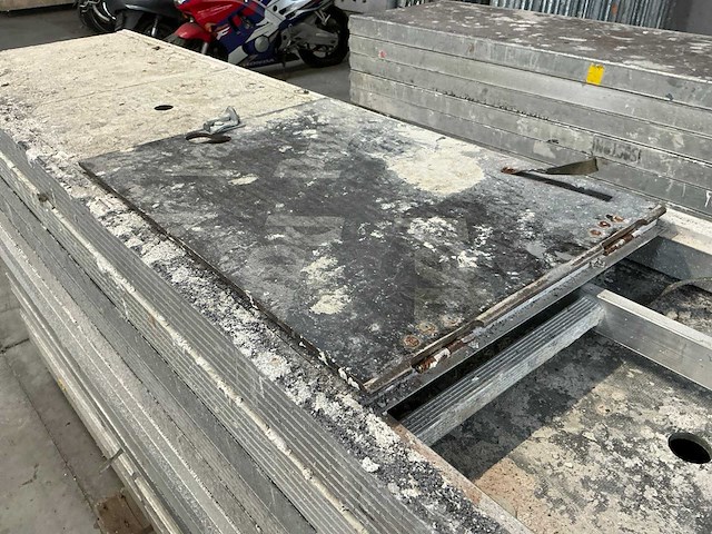 Loopplatform met luik (13x) - afbeelding 5 van  6