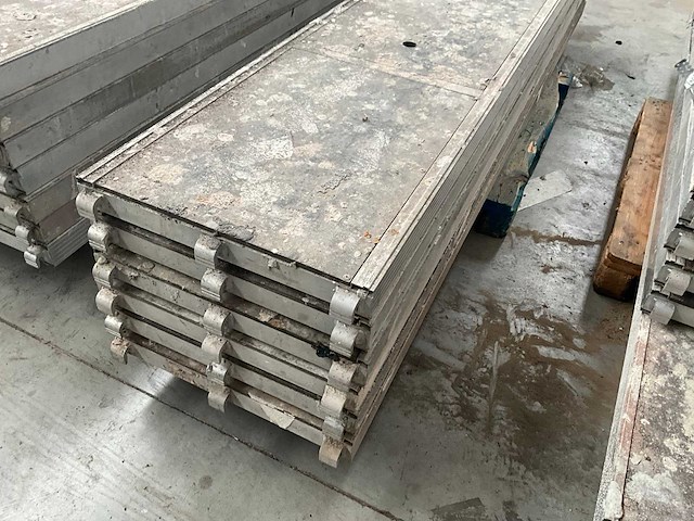 Loopplatform met luik (6x) - afbeelding 5 van  6