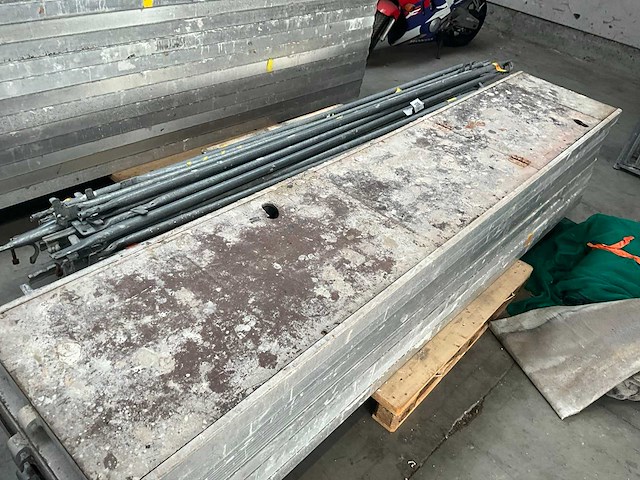 Loopplatform met luik (8x) - afbeelding 5 van  7