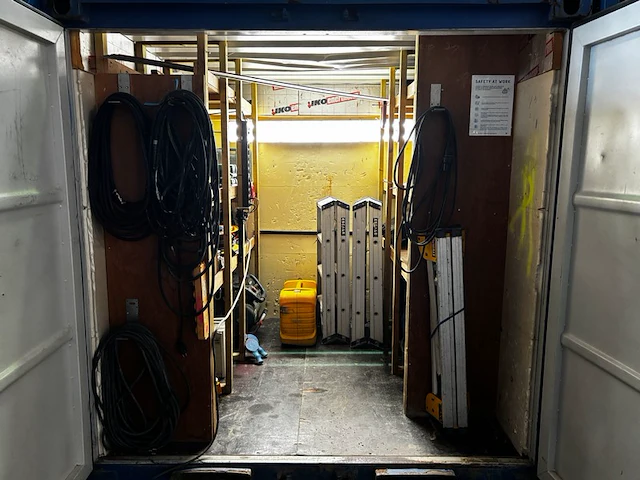 Losse inhoud container - afbeelding 1 van  20