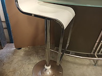 Lot 1 - barmeubel en barkrukken - afbeelding 3 van  4