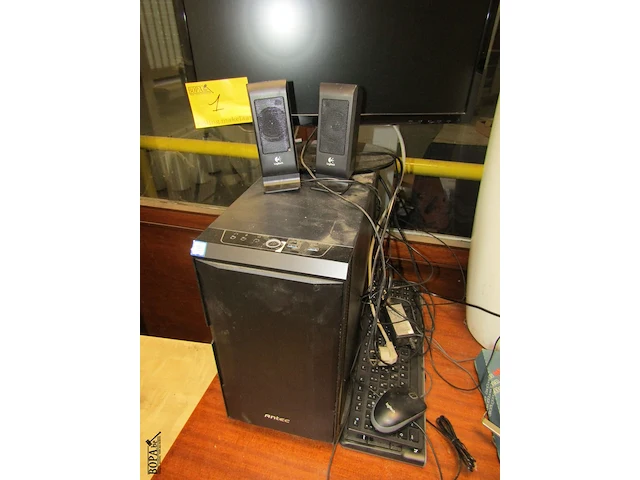 Lot 1 - desktop pc antec - afbeelding 1 van  2