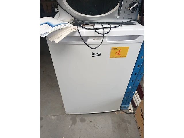 Lot 1 - diepvriezer beko met inhoud - afbeelding 1 van  4